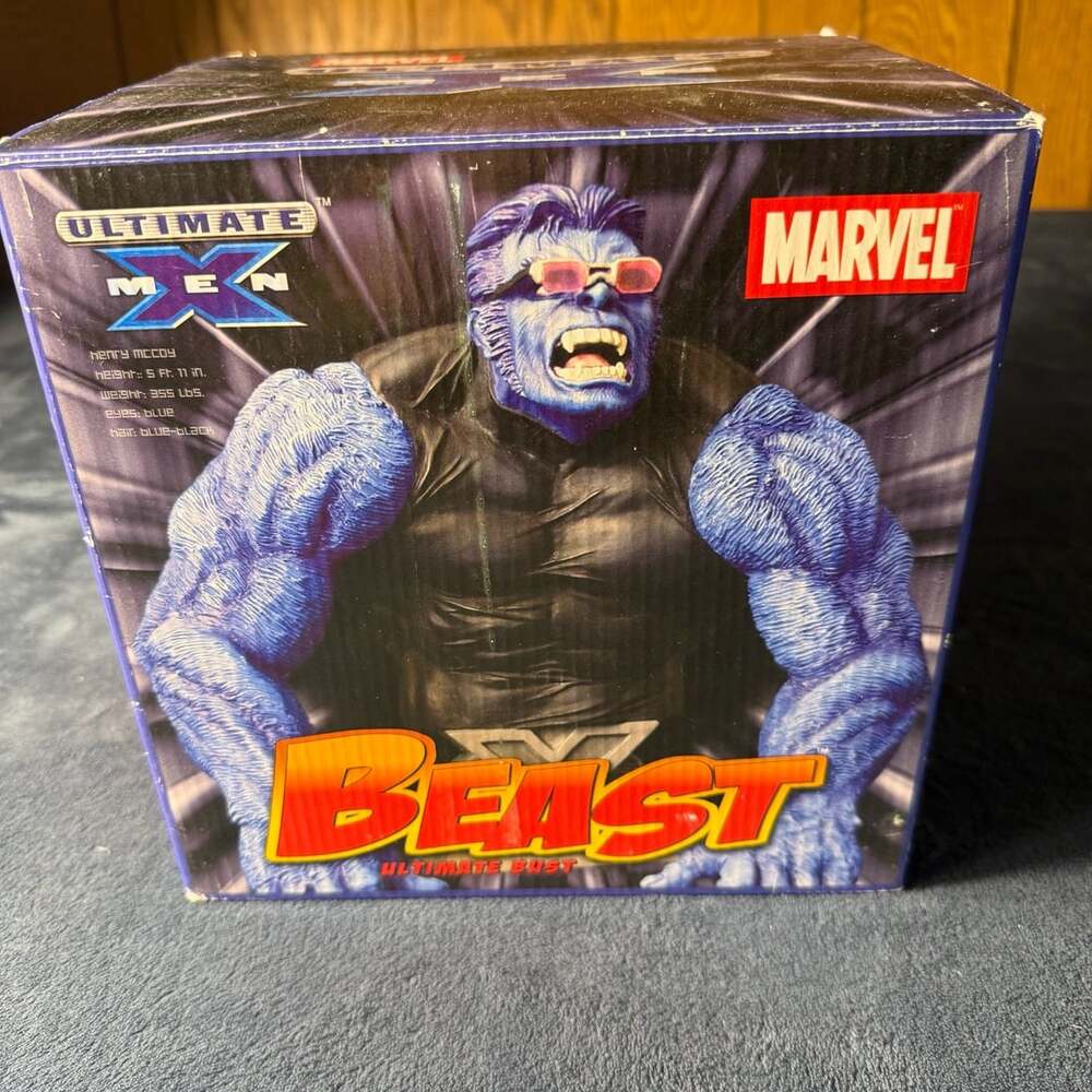 Marvel Diamond Select Toys Ultimate X-Men Beast Bust